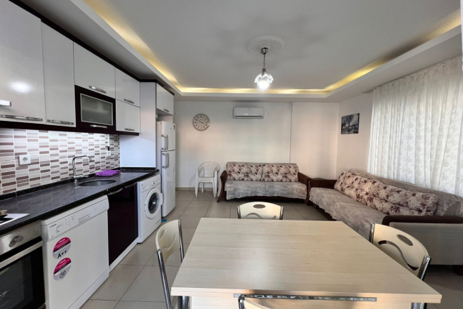 Move-in ready 1+1 apartment near the sea in Mahmutlar