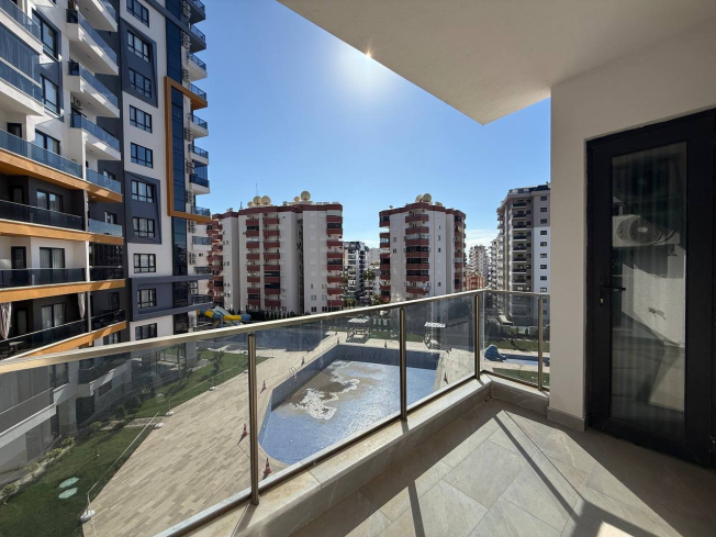 Modern 1-bedroom apartment in Mahmutlar for holiday rental