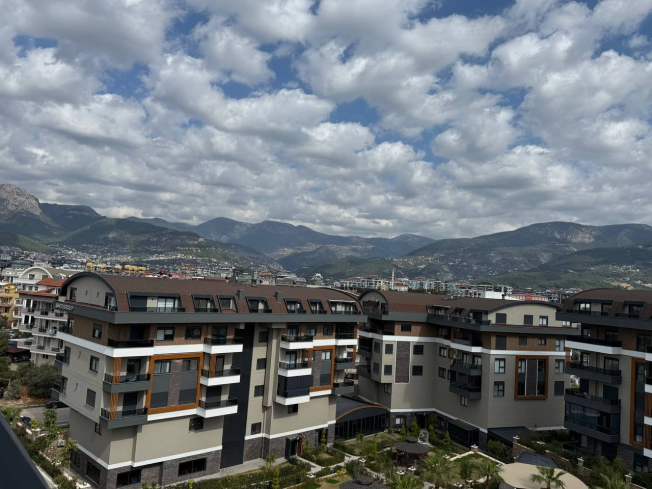 Large 4-bedroom apartment with sea view in Oba, Alanya