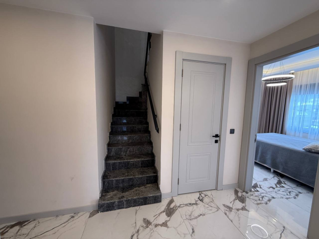 Large 4-bedroom apartment with sea view in Oba, Alanya