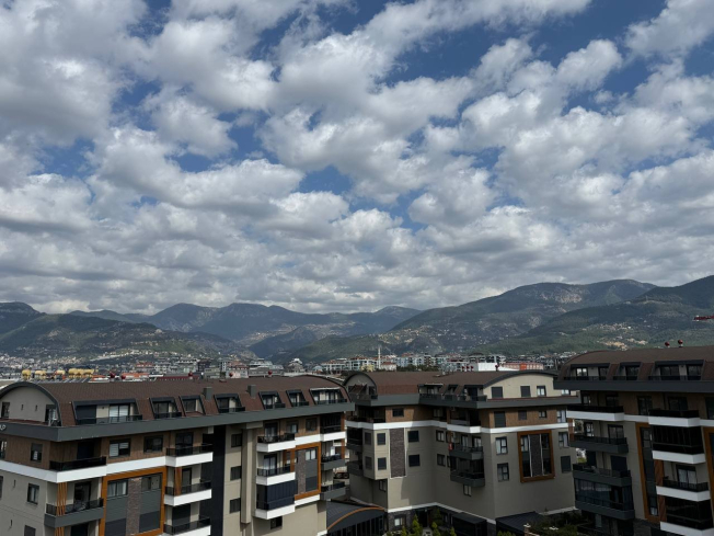 Large 4-bedroom apartment with sea view in Oba, Alanya