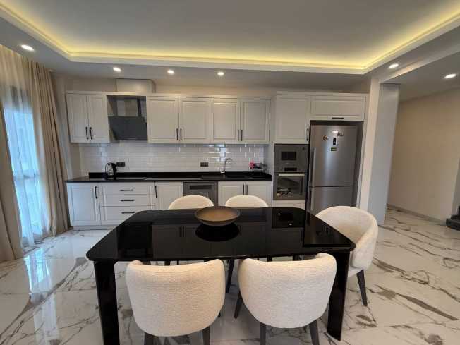 Large 4-bedroom apartment with sea view in Oba, Alanya