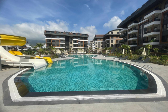 Large 4-bedroom apartment with sea view in Oba, Alanya