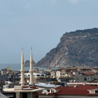 Large 4-bedroom apartment with sea view in Oba, Alanya