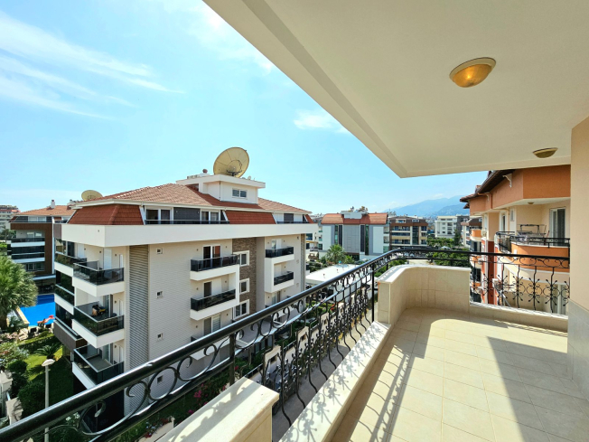 Spacious 3+1 duplex apartment in Oba, Alanya — family living in a residence with resort-style infrastructure