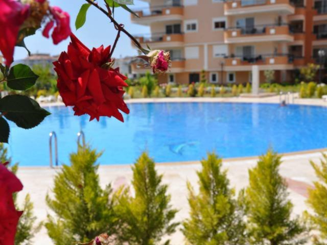Spacious 3+1 duplex apartment in Oba, Alanya — family living in a residence with resort-style infrastructure