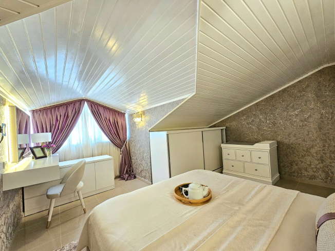 Spacious 3+1 duplex apartment in Oba, Alanya — family living in a residence with resort-style infrastructure