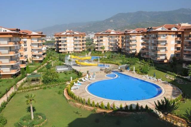 Spacious 3+1 duplex apartment in Oba, Alanya — family living in a residence with resort-style infrastructure