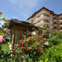 Spacious 3+1 duplex apartment in Oba, Alanya — family living in a residence with resort-style infrastructure