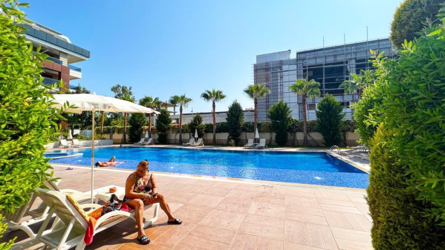 Spacious 4+1 duplex apartment in Oba Alanya — premium family property in a residence with full infrastructure