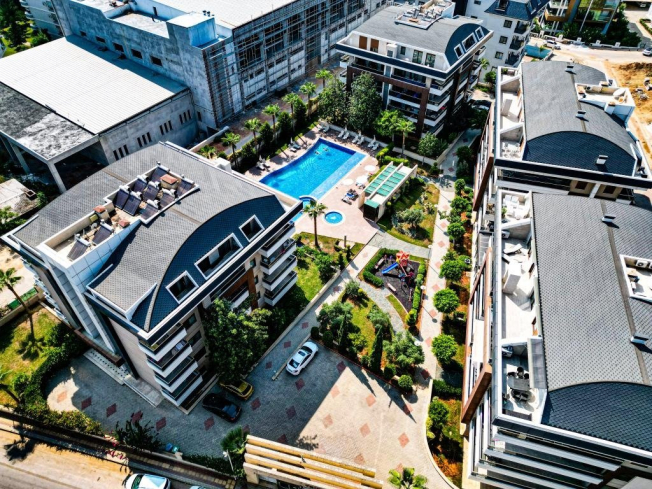 Spacious 4+1 duplex apartment in Oba Alanya — premium family property in a residence with full infrastructure