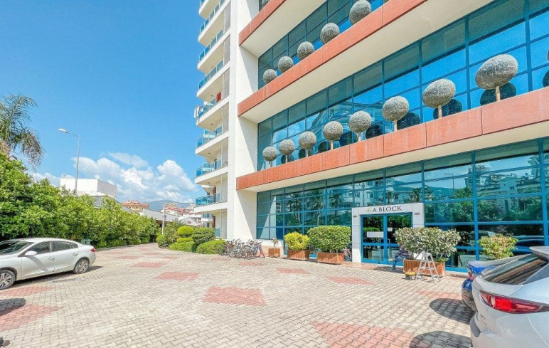 Spacious 2+1 Apartment for Sale in Cikcilli, Alanya — Residence with Resort-Style Infrastructure