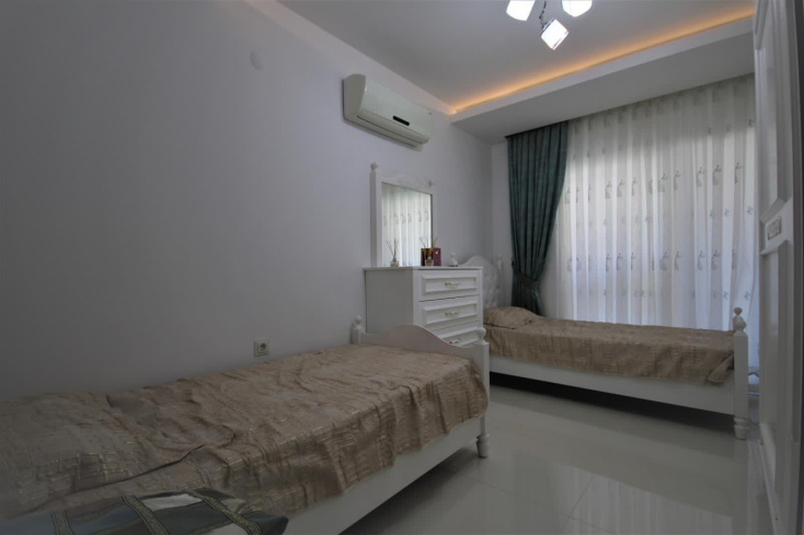 Luxury 3+1 Duplex Penthouse Near Cleopatra Beach Alanya — 180 m² Fully Furnished