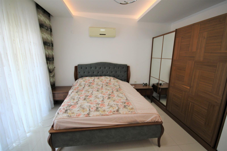 Luxury 3+1 Duplex Penthouse Near Cleopatra Beach Alanya — 180 m² Fully Furnished