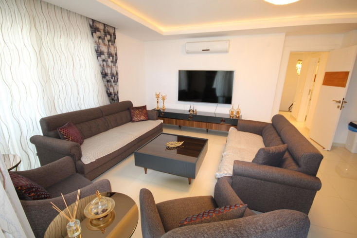 Luxury 3+1 Duplex Penthouse Near Cleopatra Beach Alanya — 180 m² Fully Furnished