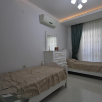Luxury 3+1 Duplex Penthouse Near Cleopatra Beach Alanya — 180 m² Fully Furnished