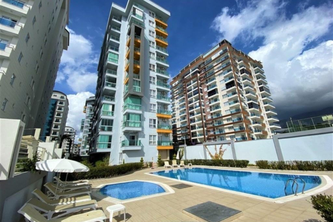 Furnished 1+1 Apartment for Sale in Mahmutlar Alanya — Residence with Pool 400 m from the Sea