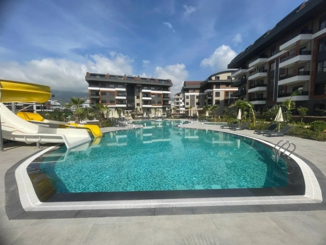 4+1 duplex penthouse in Alanya (Oba) — 200 m² new property with separate kitchen, citizenship eligible