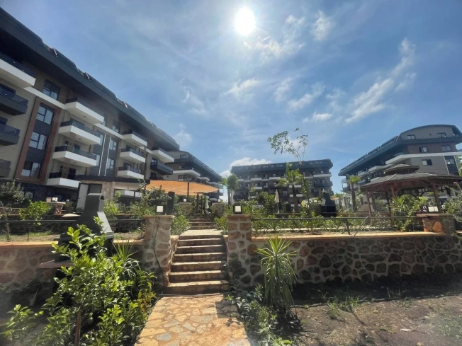 4+1 duplex penthouse in Alanya (Oba) — 200 m² new property with separate kitchen, citizenship eligible