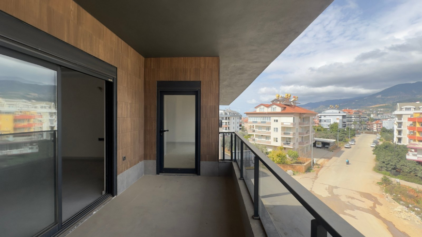 4+1 duplex penthouse in Alanya (Oba) — 200 m² new property with separate kitchen, citizenship eligible