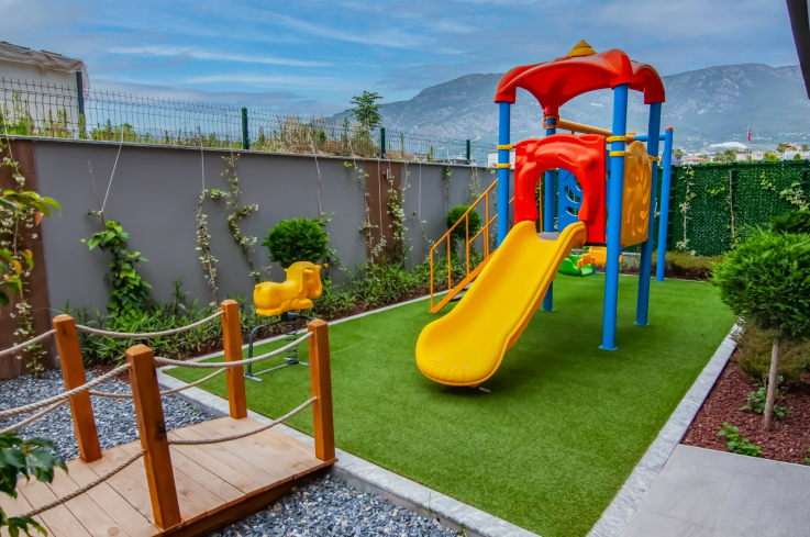 Property for Turkish citizenship in Alanya — 2 apartments in Mahmutlar near the sea