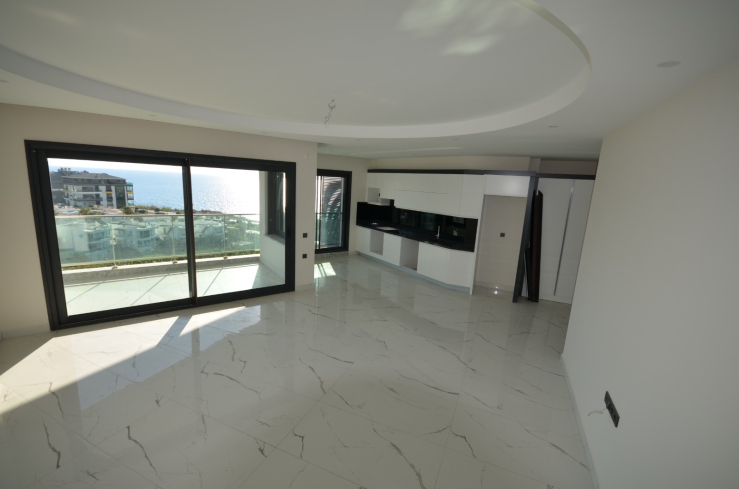 Premium 3+1 penthouse near the sea in Alanya — 200 m to the beach, hotel-style complex, citizenship eligible