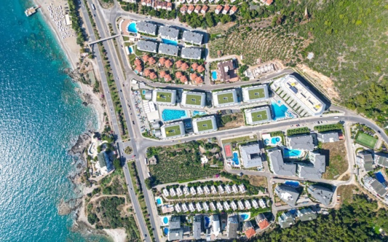 Premium 3+1 penthouse near the sea in Alanya — 200 m to the beach, hotel-style complex, citizenship eligible