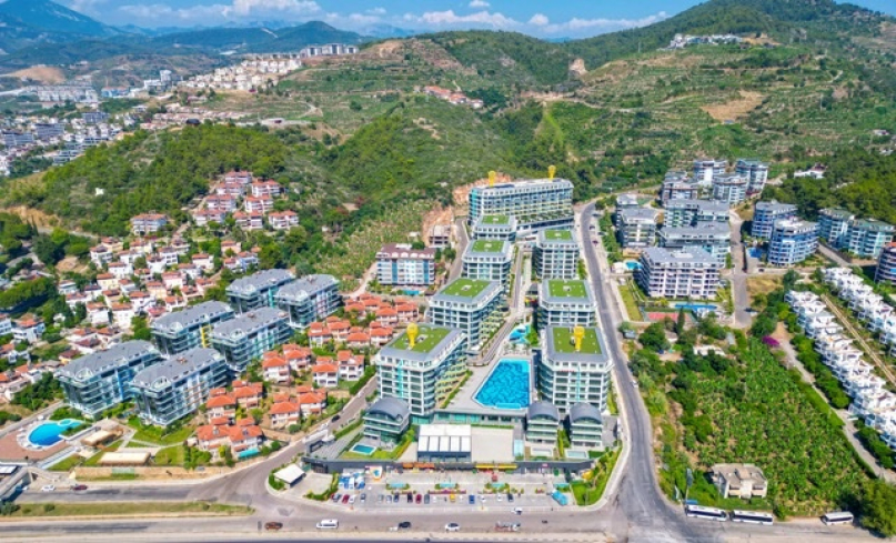 Premium 3+1 penthouse near the sea in Alanya — 200 m to the beach, hotel-style complex, citizenship eligible