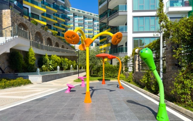 Premium 3+1 penthouse near the sea in Alanya — 200 m to the beach, hotel-style complex, citizenship eligible