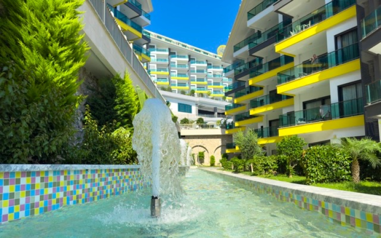 Premium 3+1 penthouse near the sea in Alanya — 200 m to the beach, hotel-style complex, citizenship eligible