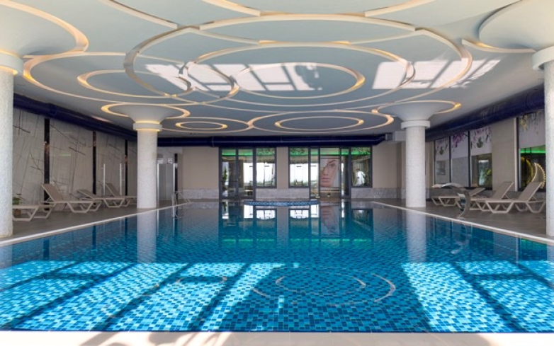 Premium 3+1 penthouse near the sea in Alanya — 200 m to the beach, hotel-style complex, citizenship eligible