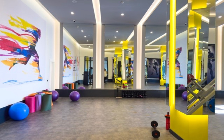 Premium 3+1 penthouse near the sea in Alanya — 200 m to the beach, hotel-style complex, citizenship eligible