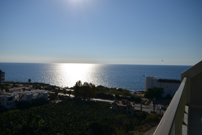 Premium 3+1 penthouse near the sea in Alanya — 200 m to the beach, hotel-style complex, citizenship eligible