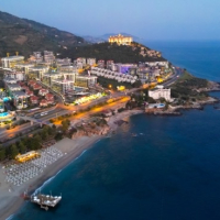 Premium 3+1 penthouse near the sea in Alanya — 200 m to the beach, hotel-style complex, citizenship eligible