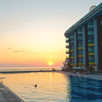 Premium 3+1 penthouse near the sea in Alanya — 200 m to the beach, hotel-style complex, citizenship eligible