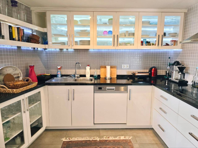 3+1 Penthouse in Alanya (Cikcilli) — villa-style apartment with large terrace, sea view and private internal elevator