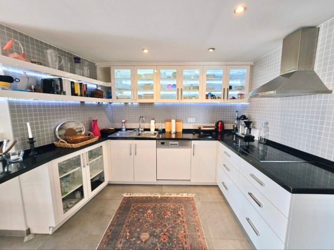 3+1 Penthouse in Alanya (Cikcilli) — villa-style apartment with large terrace, sea view and private internal elevator