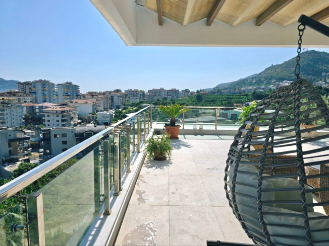 3+1 Penthouse in Alanya (Cikcilli) — villa-style apartment with large terrace, sea view and private internal elevator