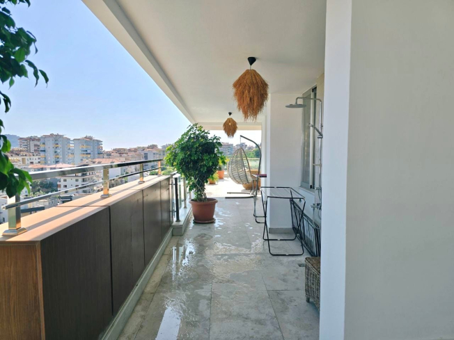 3+1 Penthouse in Alanya (Cikcilli) — villa-style apartment with large terrace, sea view and private internal elevator