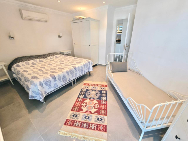 3+1 Penthouse in Alanya (Cikcilli) — villa-style apartment with large terrace, sea view and private internal elevator