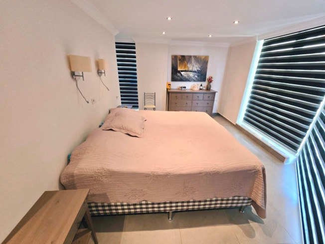 3+1 Penthouse in Alanya (Cikcilli) — villa-style apartment with large terrace, sea view and private internal elevator