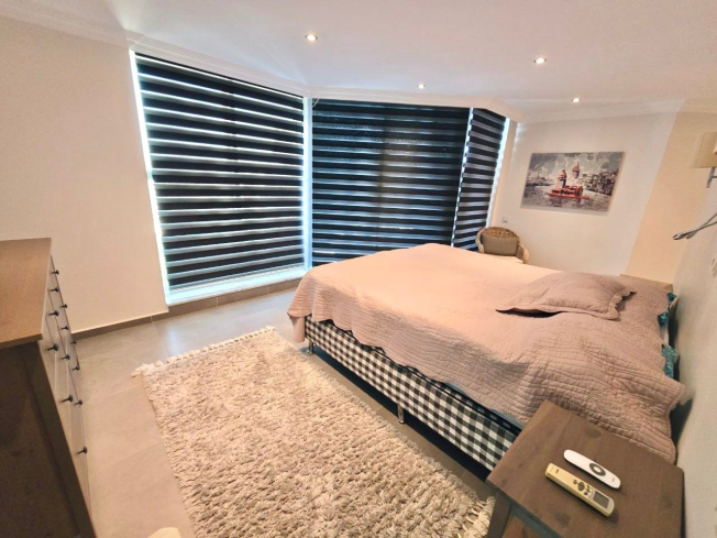 3+1 Penthouse in Alanya (Cikcilli) — villa-style apartment with large terrace, sea view and private internal elevator