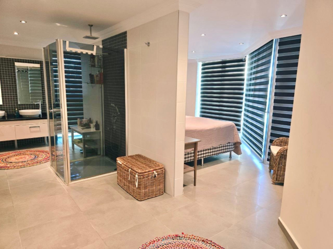 3+1 Penthouse in Alanya (Cikcilli) — villa-style apartment with large terrace, sea view and private internal elevator