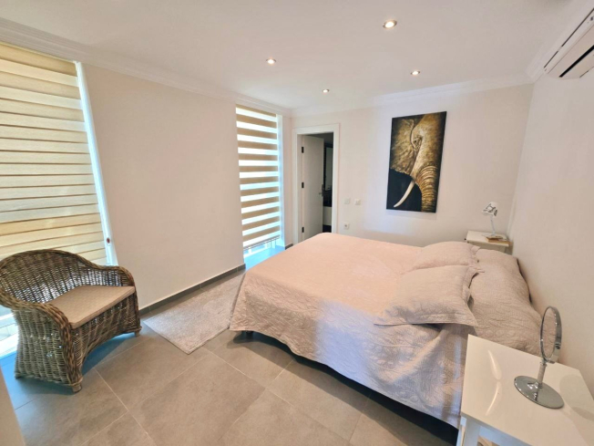 3+1 Penthouse in Alanya (Cikcilli) — villa-style apartment with large terrace, sea view and private internal elevator