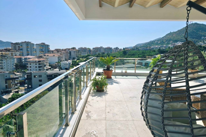 3+1 Penthouse in Alanya (Cikcilli) — villa-style apartment with large terrace, sea view and private internal elevator
