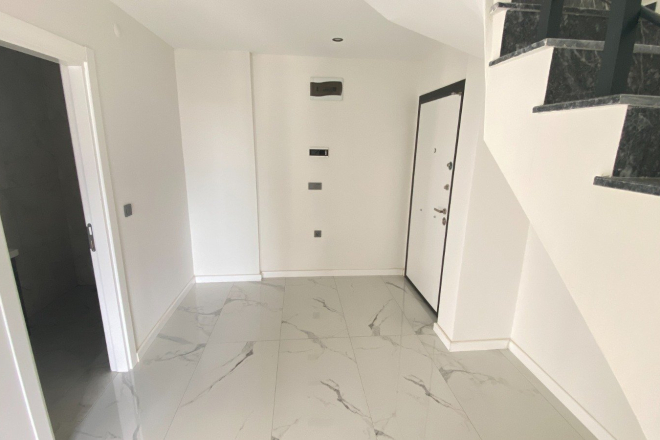 4+1 Duplex Penthouse in Alanya (Oba) — Spacious New Family Apartment for Living and Residence Permit