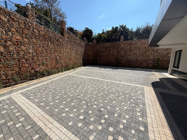 Apartment package in Oba for Turkish citizenship — multiple purchase options in one project