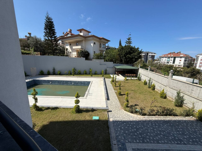 Apartment package in Oba for Turkish citizenship — multiple purchase options in one project