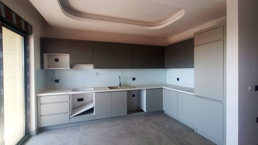 New 3+1 Penthouse in Central Mahmutlar for Turkish Citizenship