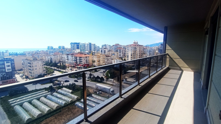 New 3+1 Penthouse in Central Mahmutlar for Turkish Citizenship